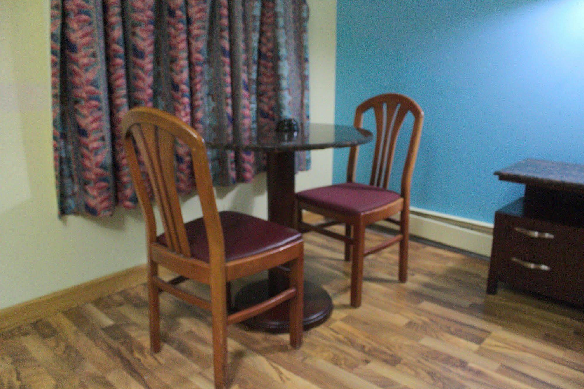 American Inn And Suites Countryside エクステリア 写真